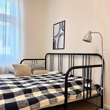 Quiet Apartment Close To Center Praga Exterior foto