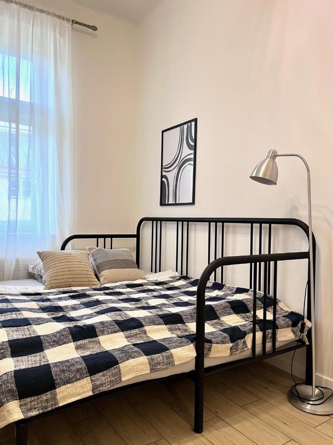Quiet Apartment Close To Center Praga Exterior foto