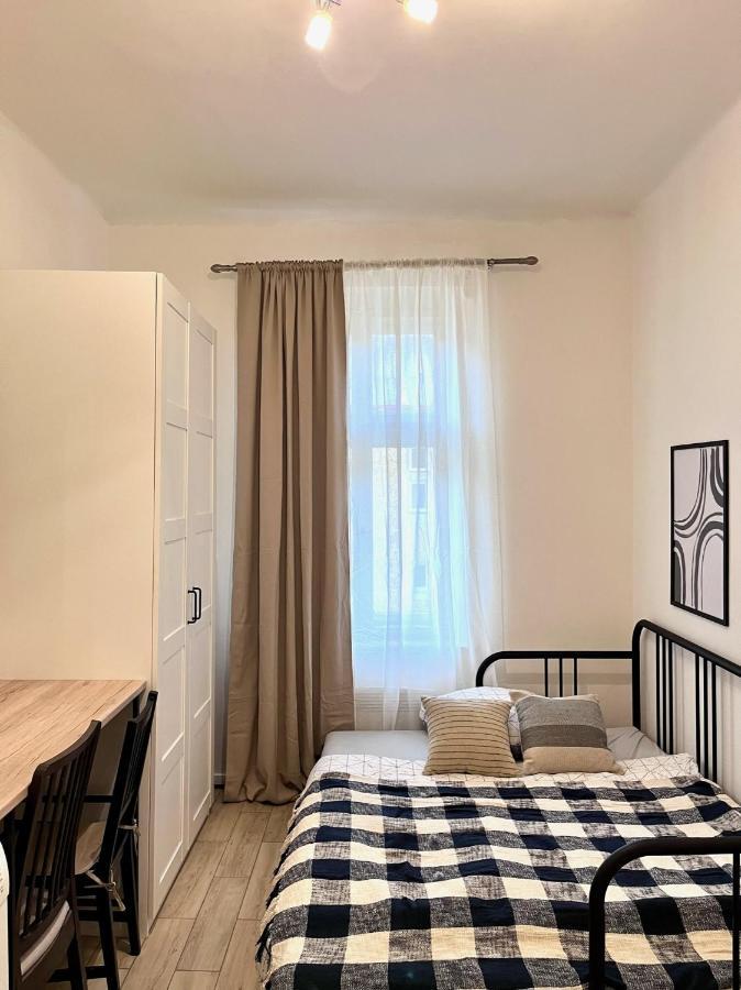 Quiet Apartment Close To Center Praga Exterior foto